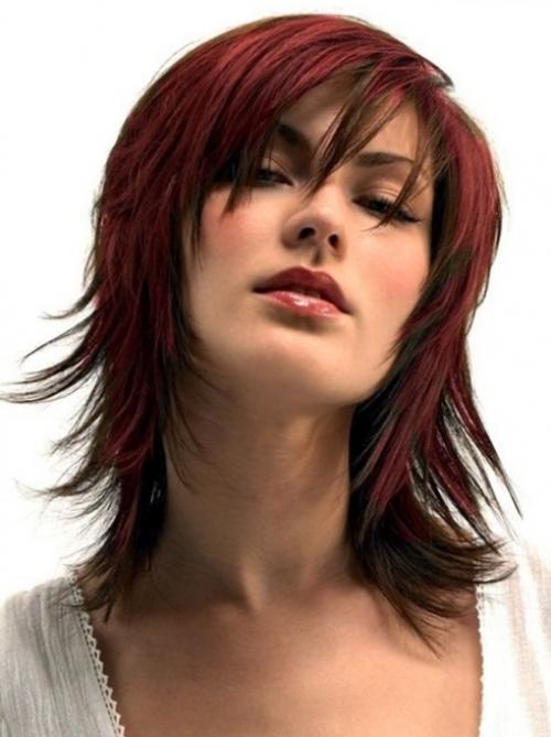 Стрижки на круглое лицо 2022. Стрижки на средние волосы для круглого лица