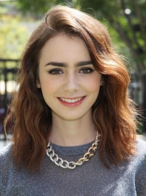 Стрижки на круглое лицо 2022. Стрижки на средние волосы для круглого лица