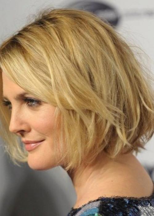 Прически и стрижки для круглого лица 2022. Как подобрать стрижку для круглого лица 34