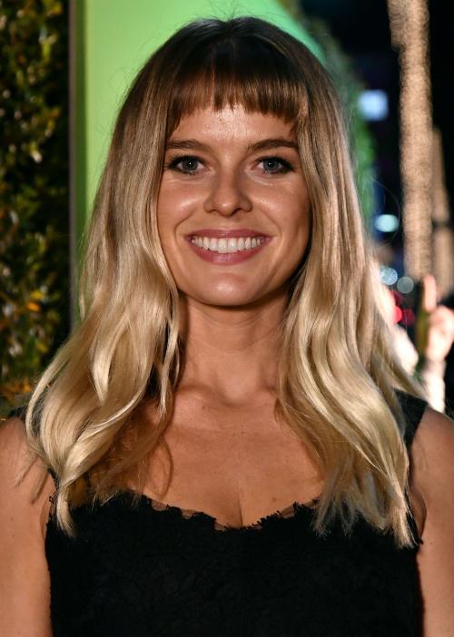 Прически для круглого лица на длинные волосы. Стрижки на длинные волосы для круглого лица: выбор All Things Hair