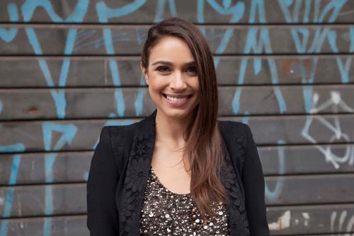 Прически для круглого лица на длинные волосы. Стрижки на длинные волосы для круглого лица: выбор All Things Hair