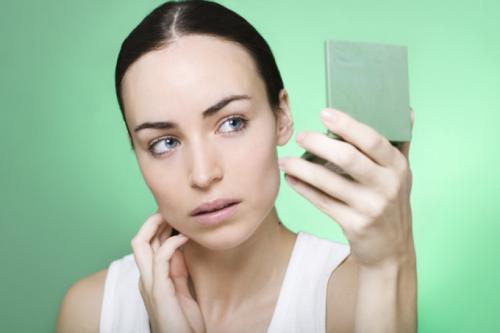 Как скрыть широкие скулы. Как скрыть скулы