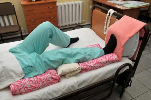 Как ухаживать за пациентом с переломом шейки бедра. Уход за пациентом с переломом шейки бедра 01 Как ухаживать за пациентом с переломом шейки бедра. Уход за пациентом с переломом шейки бедра 01