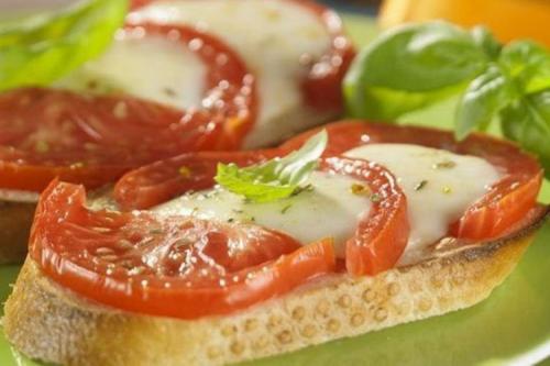 Горячий сэндвич с ветчиной и сыром. 20 шикарных рецептов горячих бутербродов