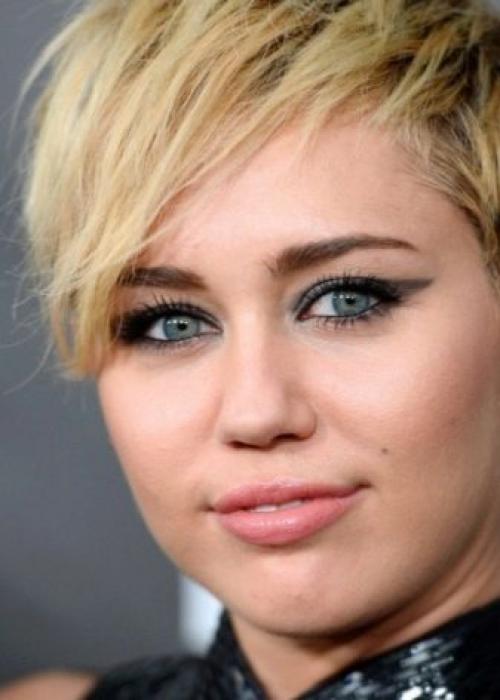 Лучшие стрижки для круглого и полного лица 2022. Какие стрижки подойдут для круглого лица? 23