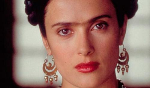 Густые брови у девушки. История возникновения тенденции 01