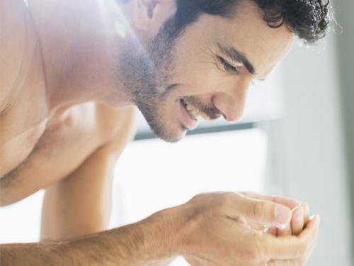 Как сделать кожу лица идеальной мужчине. Уход за кожей лица для мужчин и его особенности