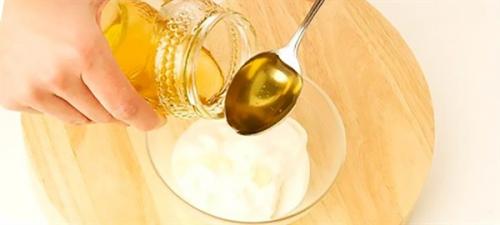 Какие ингредиенты можно добавить в маски для волос с медом и яйцом для усиления эффекта. В чём польза?