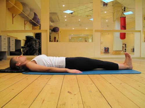 Упражнения для пальцев ног. Упражнения для стоп лежа