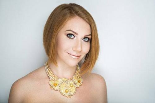 Удлиненное каре на круглое лицо с челкой. Виды каре, подходящие для круглого лица