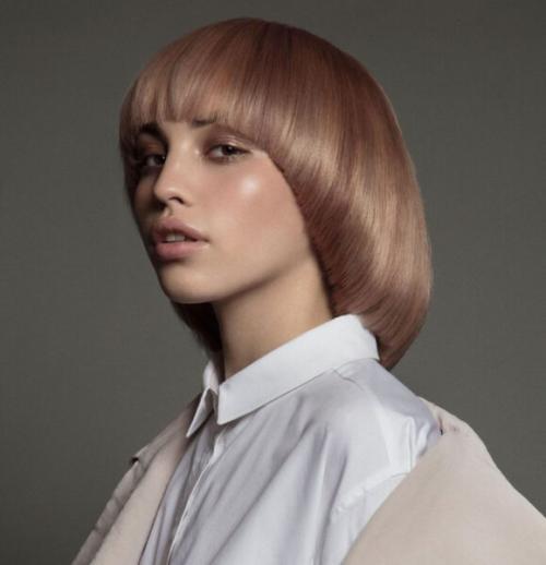 Стрижки для круглого лица 2022-2023. Самые модные короткие женские стрижки в 2022-2023 году – последние тренды, фото стильных причесок