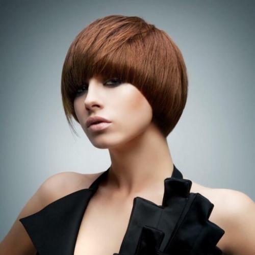 Стрижки для круглого лица 2022-2023. Самые модные короткие женские стрижки в 2022-2023 году – последние тренды, фото стильных причесок