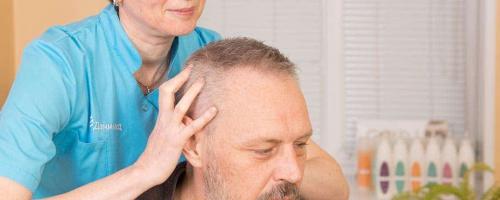 Помогает ли массаж головы для роста волос. Массаж головы