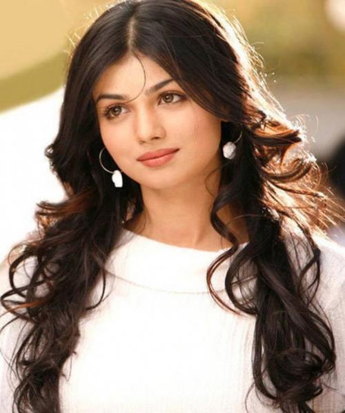 Прически для круглого лица на каждый день. Прически для круглого лица: модные советы, оригинальные варианты дизайна и советы по правильному выбору формы (90 фото)