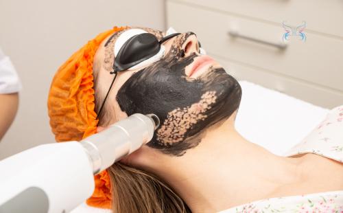 Можно ли использовать увлажняющие маски для лица на жирную кожу. Хорошо, если в состав геля или пенки для умывания входят: