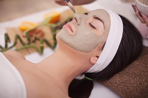 Что такое увлажняющая маска для сухой кожи лица