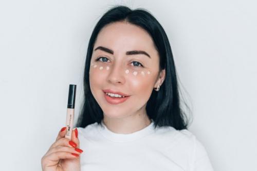 Как замаскировать темные круги под глазами с помощью макияжа. Круги ада: учимся маскировать синяки под глазами