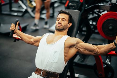 Как правильно выполнять упражнения, чтобы не усугубить травму. Почему посещение тренажёрного зала может обернуться травмой?