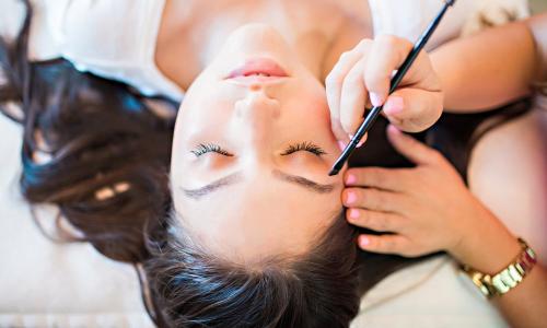 Топ-9 процедур для идеальных бровей: модные тренды этого года 03