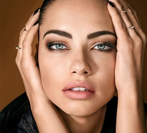 Быстрая коррекция бровей: как добиться идеальной формы за 1 минуту 10