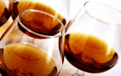 Как сделать маску для волос из коньяка в домашних условиях 01