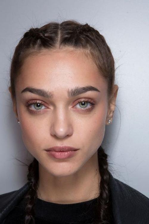 Как правильно наносить тушь или помаду для бровей. 7 хитростей, которые пригодятся при макияже бровей