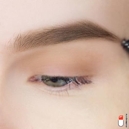 Какие основные инструменты для коррекции бровей существуют. Совсем не мелочь: все о кистях для бровей