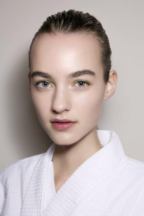 Как сделать красивые брови в домашних условиях. Как накрасить брови карандашом: поэтапная инструкция