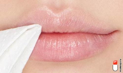 Как подготовить губы к нанесению помады. Как сделать макияж губ более стойким?
