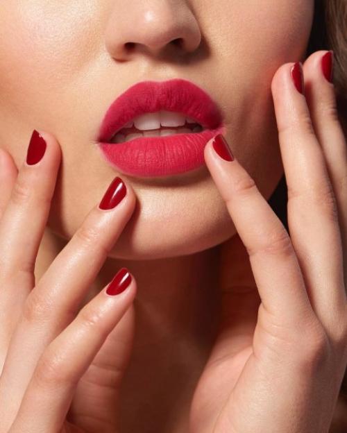 Как сохранить выразительность цвета помады без подводки. Как сделать помаду темнее?
