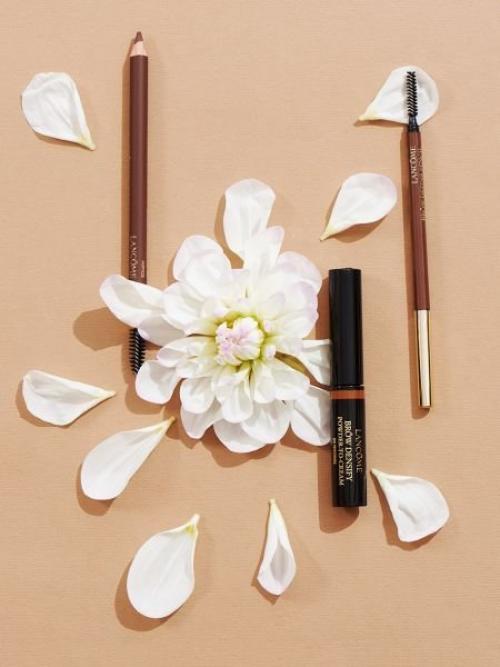 Как сохранить выразительность цвета помады без подводки. Как сделать помаду темнее?