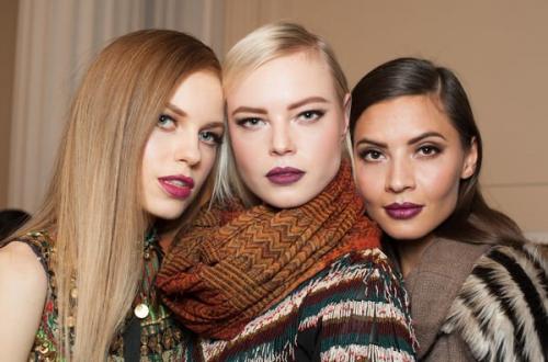 Как выбрать подходящий оттенок помады для своего цветотипа. Поцелуй на удачу: как подобрать цвет помады?