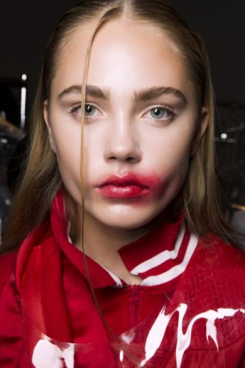 Как увеличить стойкость помады на губах. Неочевидные советы, как продлить стойкость помады