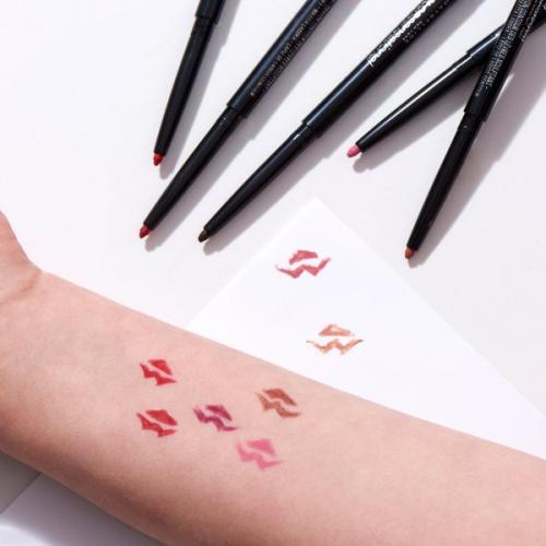 Каким образом можно использовать карандаш для губ при нанесении помады. Как можно использовать карандаш для губ ?