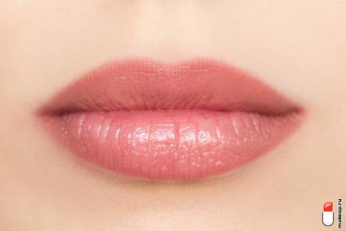 Как сделать губы более пухлыми с помощью макияжа. Как сделать губы пухлыми без инъекций? Тренируемся перед зеркалом