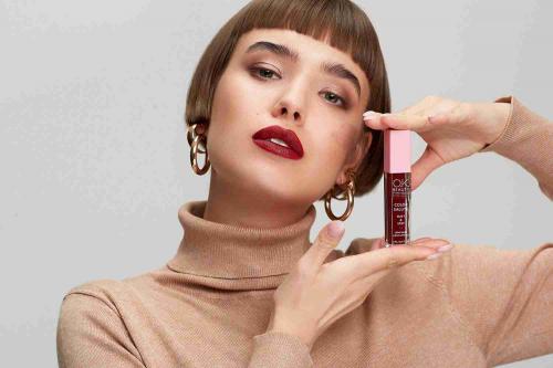 Как выбрать оттенок яркой помады, который подойдет именно вам. Как выбрать и носить яркую помаду