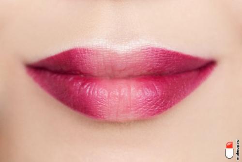 Как сделать губы более пухлыми с помощью макияжа. Как сделать губы пухлыми без инъекций? Тренируемся перед зеркалом