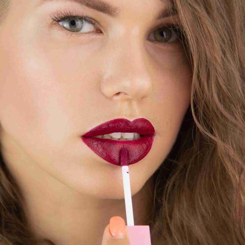 Как выбрать оттенок яркой помады, который подойдет именно вам. Как выбрать и носить яркую помаду
