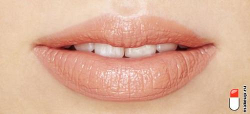 Как сделать губы более пухлыми с помощью макияжа. Как сделать губы пухлыми без инъекций? Тренируемся перед зеркалом