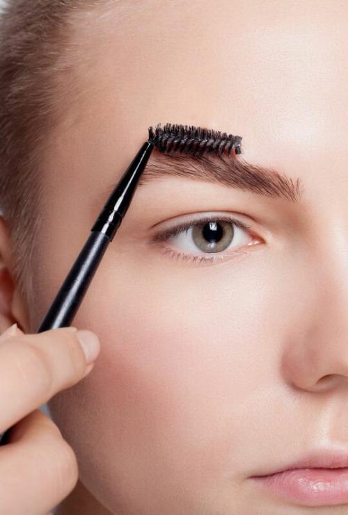 Как использовать тушь для бровей для разных эффектов. Тушь для бровей: обзор лучших