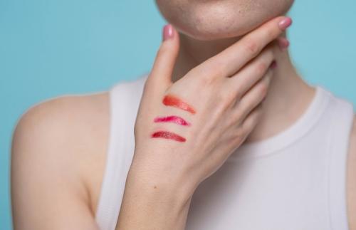 Идеальный румянец: как выбрать оттенок помады и карандаша для губ 01 Идеальный румянец: как выбрать оттенок помады и карандаша для губ 01