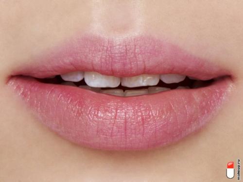 Как правильно контурить губы с помощью карандаша. Как красить губы карандашом? Фотоинструкция